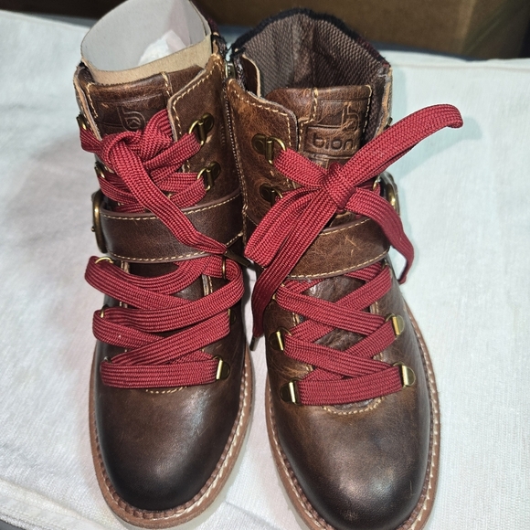 Bionica Brown Women Boots with Red Laces - Picture 2 of 9